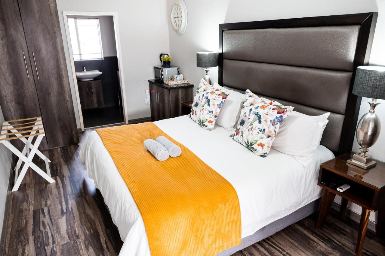 Villa Gracia Guesthouse Klerksdorp Extérieur photo